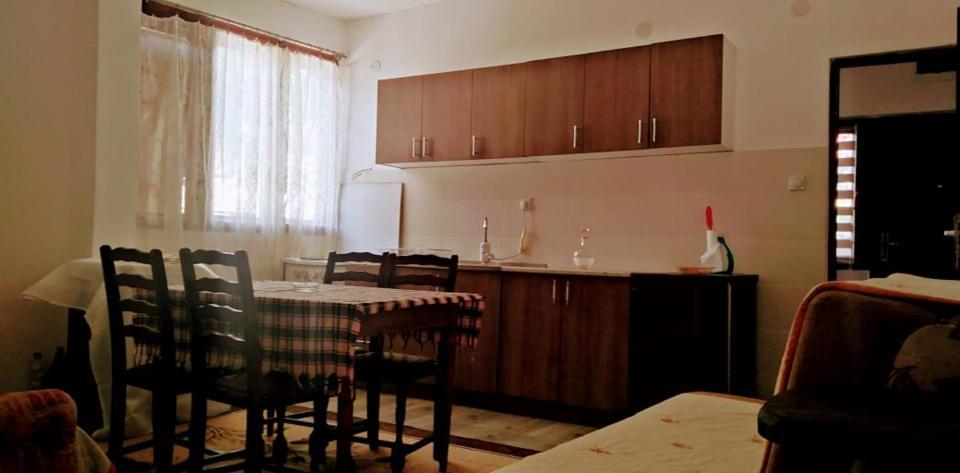 Odmaraliste Vlasko Zdrelo Pirot Bagian luar foto